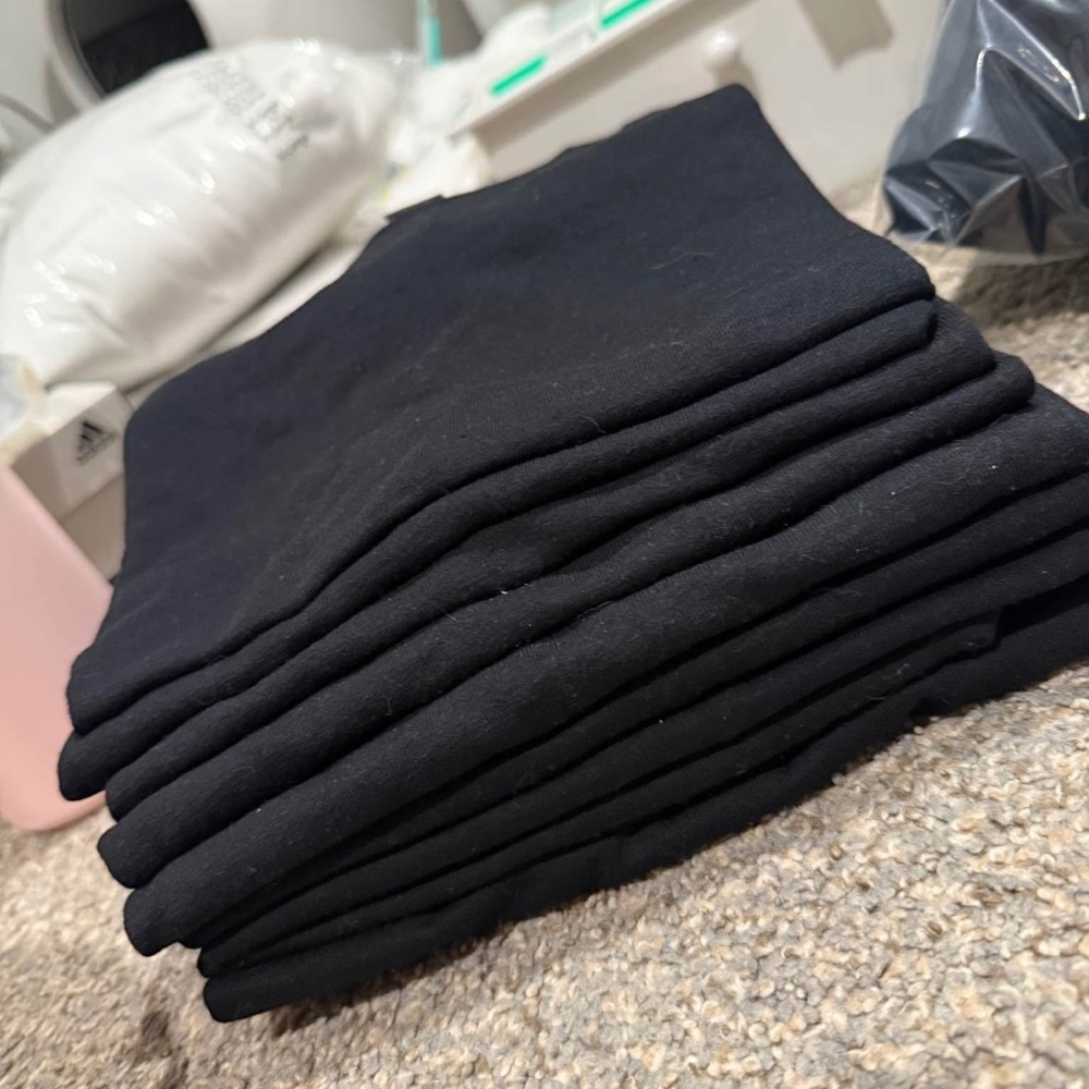 9 Gildan Black T-Shirts